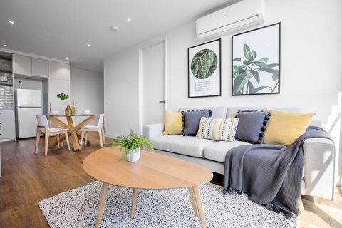 61, Boutique One-bedroom, Boxhill Central, Mall - Australian Directory 0