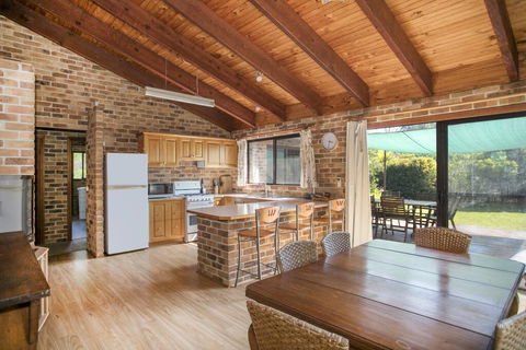 75 River Rd - Tabourie Hideaway - Australian Directory 0