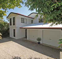 8 Springfield Avenue - Pet Friendly Linen Included - Australian Directory