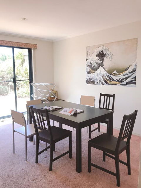 A Clean Private Room, Bruce - Australian Directory 3