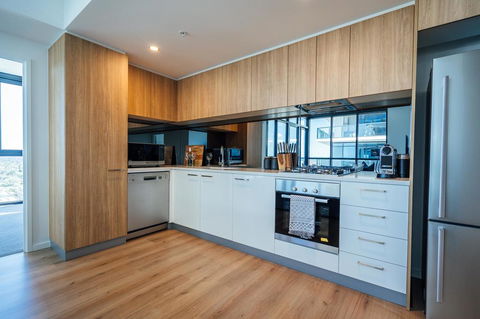 A Cut Above The West - Pool - Rooftop Bar - Gym - Wifi - Australian Directory 2