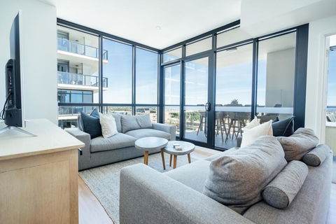 A Cut Above The West - Pool - Rooftop Bar - Gym - Wifi - Australian Directory 1