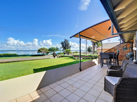 A Fisherman's Rest - Australian Directory 1