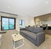 A Modern  Central Apt with Beautiful City Views - Australian Directory