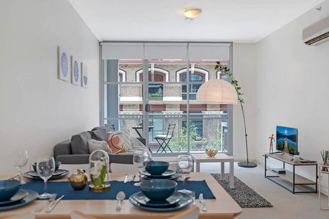A Modern & Stylish Studio Near Darling Harbour - Australian Directory 0