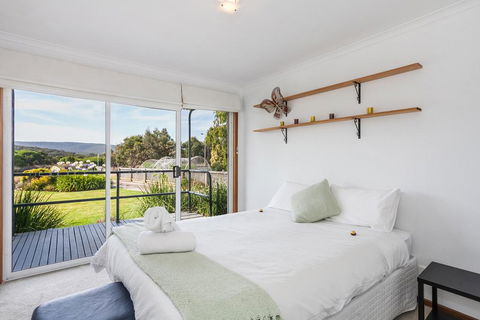 A River Bed Cottage - Australian Directory 0