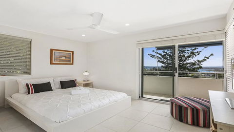 A Stylish Apartment With Noosa Views! - Unit 6 Yaringa 29 Noosa Drive - Australian Directory 1