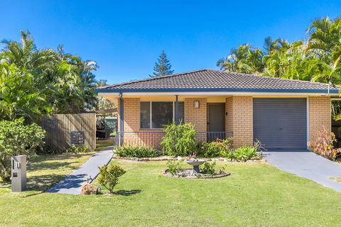 A SWEET ESCAPE - Carefree Beach Home - Australian Directory 0