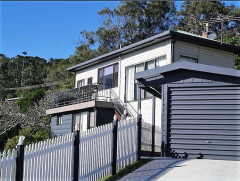 AAA Views, 2 View Street - Australian Directory 1