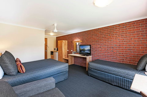 AAt 28 Goldsmith Motel - Australian Directory 2