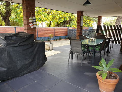 Abbey Beach Cottage - Australian Directory 1