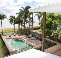 ABSOLUTE BEACHFRONT BLISS  NEWELL BEACH - Australian Directory