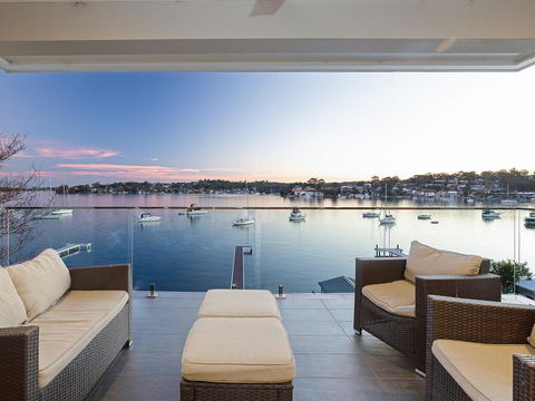 Absolute Waterfront Lakehouse Fishing Point Waterfront Pool Jetty - Australian Directory 1