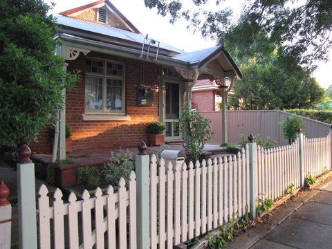 Acacia Cottage On Peel, Bathurst - Australian Directory 1