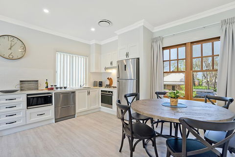 Accommodation Hunter - Adams Street Maitland - Australian Directory 0