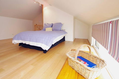 Adelaide Close CBD Large Private Studio Apartment In St Peters - Australian Directory 2