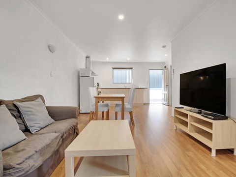 Adelaide Holiday Homes - Australian Directory 2