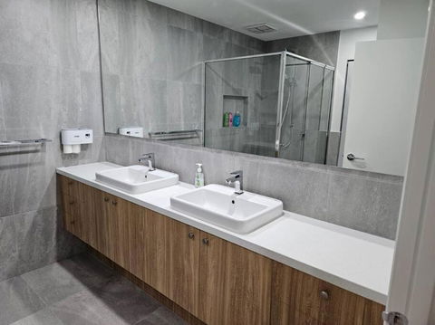 E 4 Room Retreat Family Friendly - Australian Directory 1