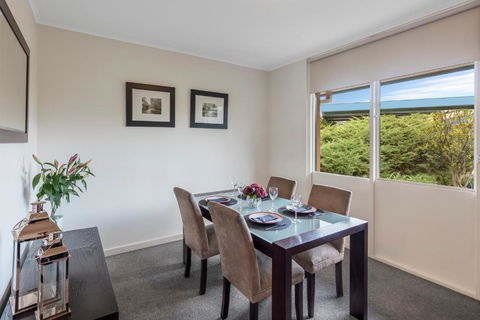 Dorset Gardens Hotel - Australian Directory 3