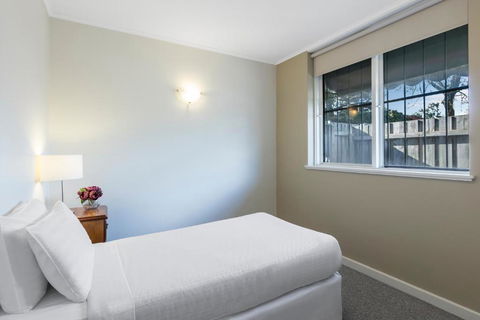 Dorset Gardens Hotel - Australian Directory 2