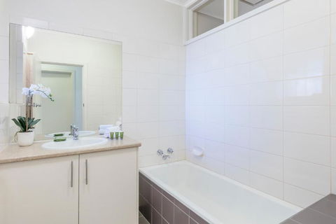 Dorset Gardens Hotel - Australian Directory 1