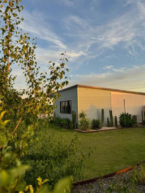 Dreamy Staiz - Riverland Abode - Australian Directory 0