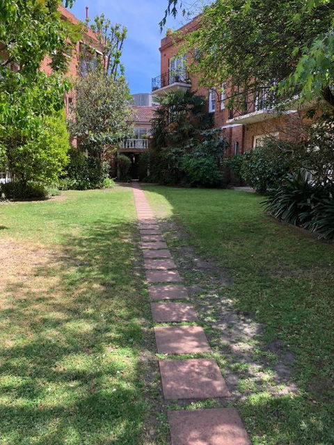East Melbourne City Studio - Amazing Location & Sunny Charm - Australian Directory 4