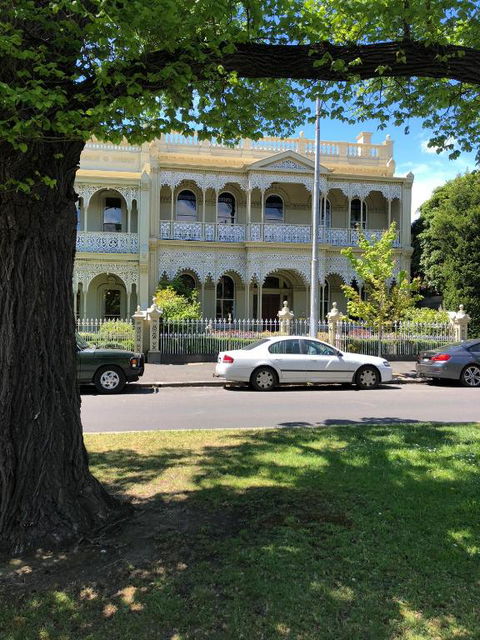 East Melbourne City Studio - Amazing Location & Sunny Charm - Australian Directory 1