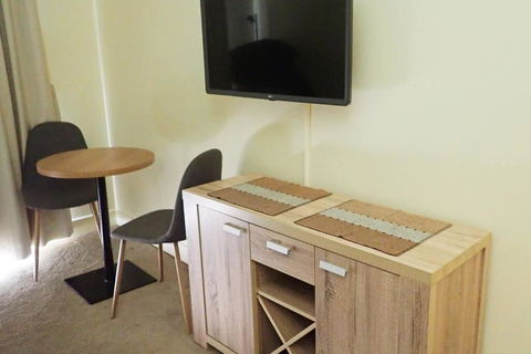 East Melbourne Studio - MCG, CBD, Shops, Transport - Australian Directory 3