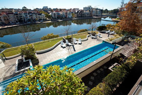 East Perth Suites Hotel - Australian Directory 0