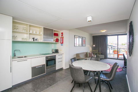 East Perth Suites Hotel - Australian Directory 4