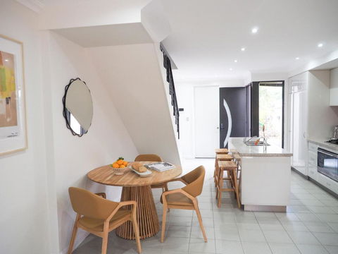 East Perth Townhouse - Australian Directory 1