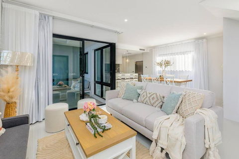 East Vic Park Luxe New Home - Australian Directory 4