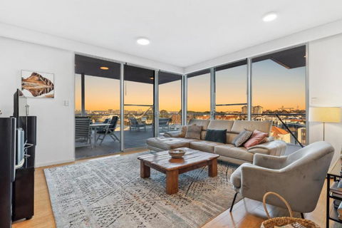 EAST34/60 - Urban Sanctuary - Australian Directory 0
