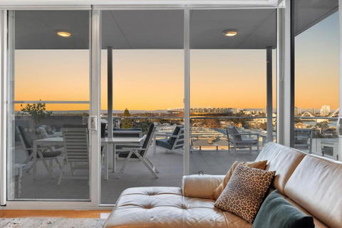 EAST34/60 - Urban Sanctuary - Australian Directory 1