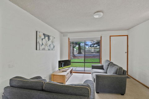 Eastern Beach Unit 1 - Australian Directory 0