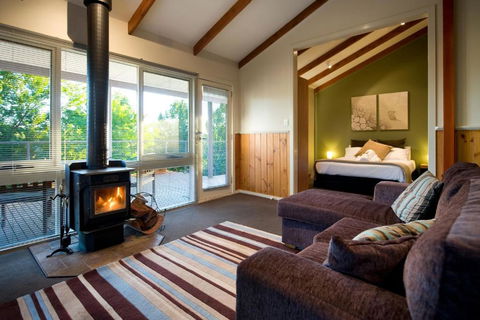 Eastern View Studio - Australian Directory 1