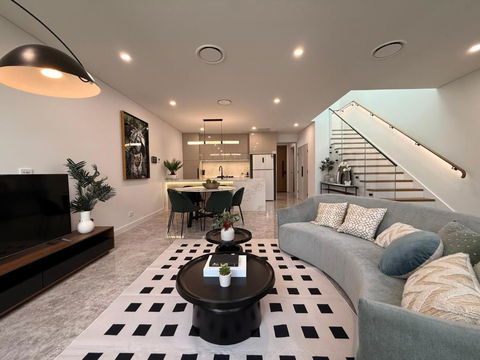 Eastgardens 4Bed 3Bath Brand New Townhouse 2 Car - Australian Directory 4