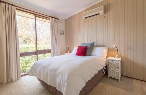 Easy Elva - Australian Directory 1