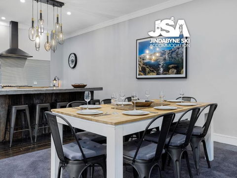 Edelweiss Cottage - Australian Directory 4