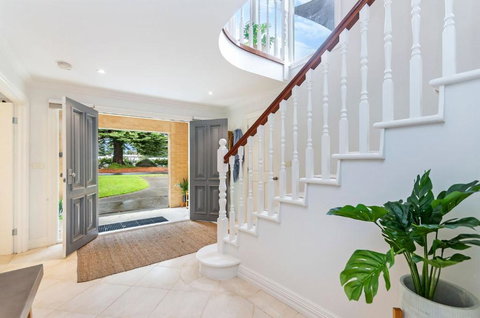 East Beach Haven - Australian Directory 0