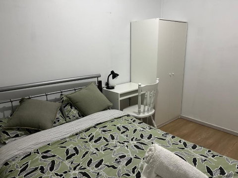 Double Room Share Bathroom And Kitchen - Australian Directory 1