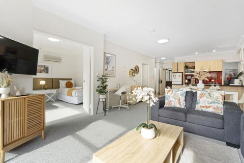 East Perth Family Zen - Australian Directory 0