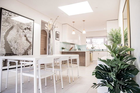 Elegant Federation Home Near The Airport - Australian Directory 3