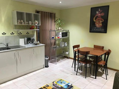 Effie Court - Australian Directory 0