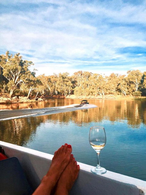 Eildon Parkview Motor Inn Room 8 - Australian Directory 0