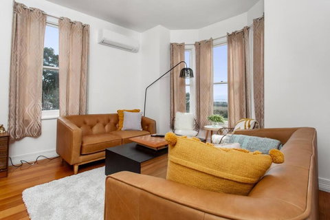 Eileen - Australian Directory 4