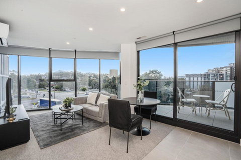 Elegant 1-Bed With Outstanding Building Amenities - Australian Directory 0