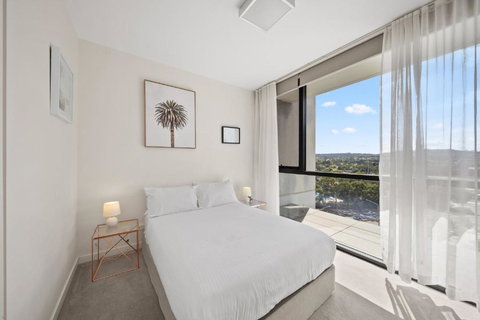 Elegant 2-Bed With Pool Alfresco Dining & Balcony - Australian Directory 2