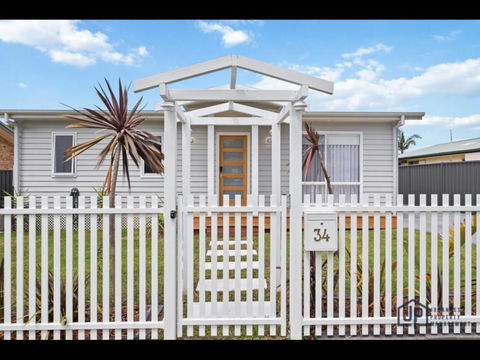 Elegant Beachside Retreat With Luxurious Amenities - Australian Directory 0